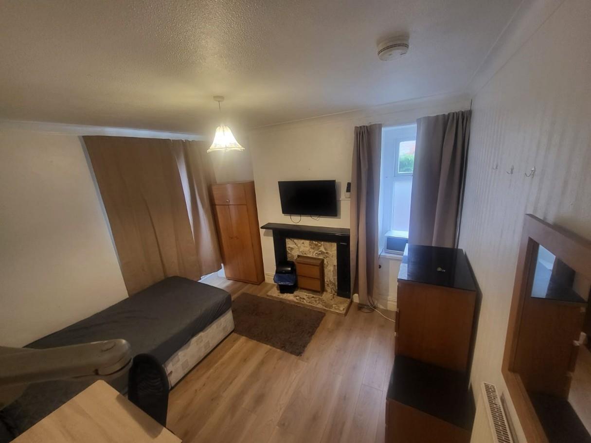 Room 2, 3 Acland Road.jpg